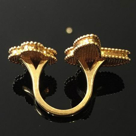 Van Cleef & Arpels ring