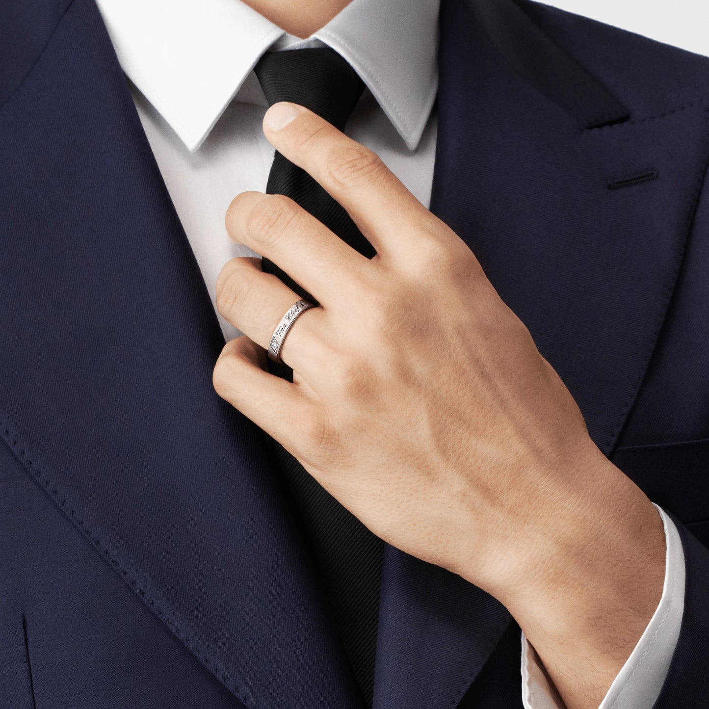 Van Cleef & Arpels ring