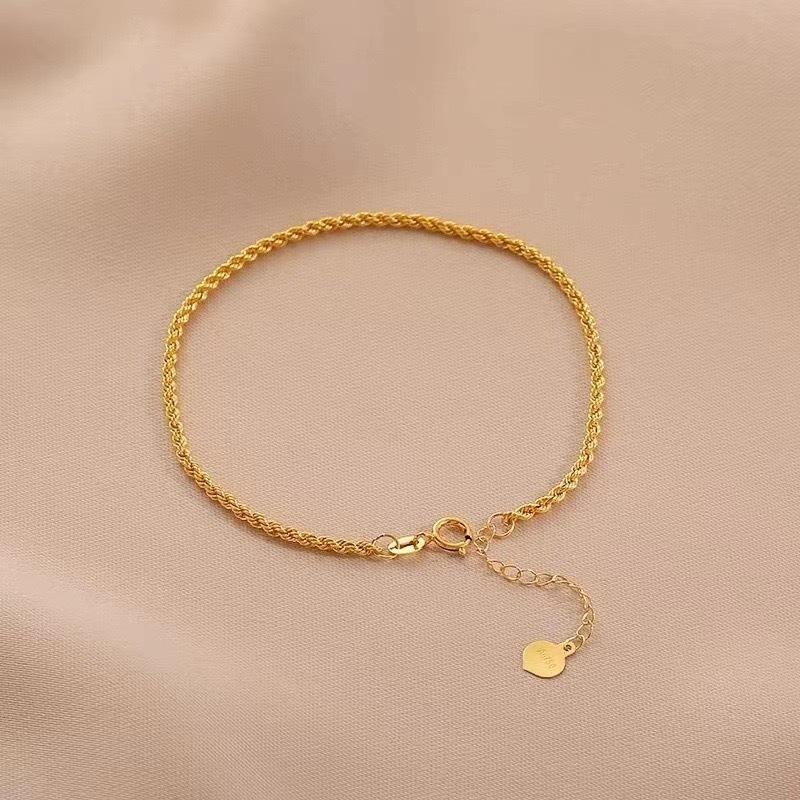 18K Gold Twisted Link Chain – A Gift for Men and Women