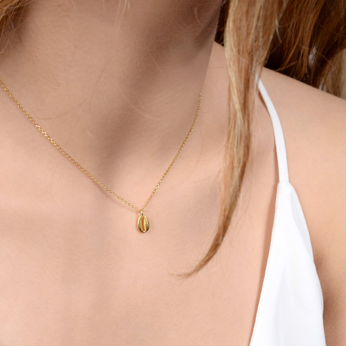 Stainless steel seashell pendant necklace