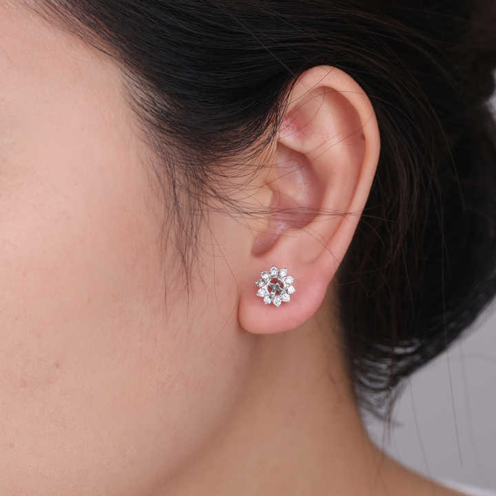 High quality 18k pure gold natural diamond earrings without main stone